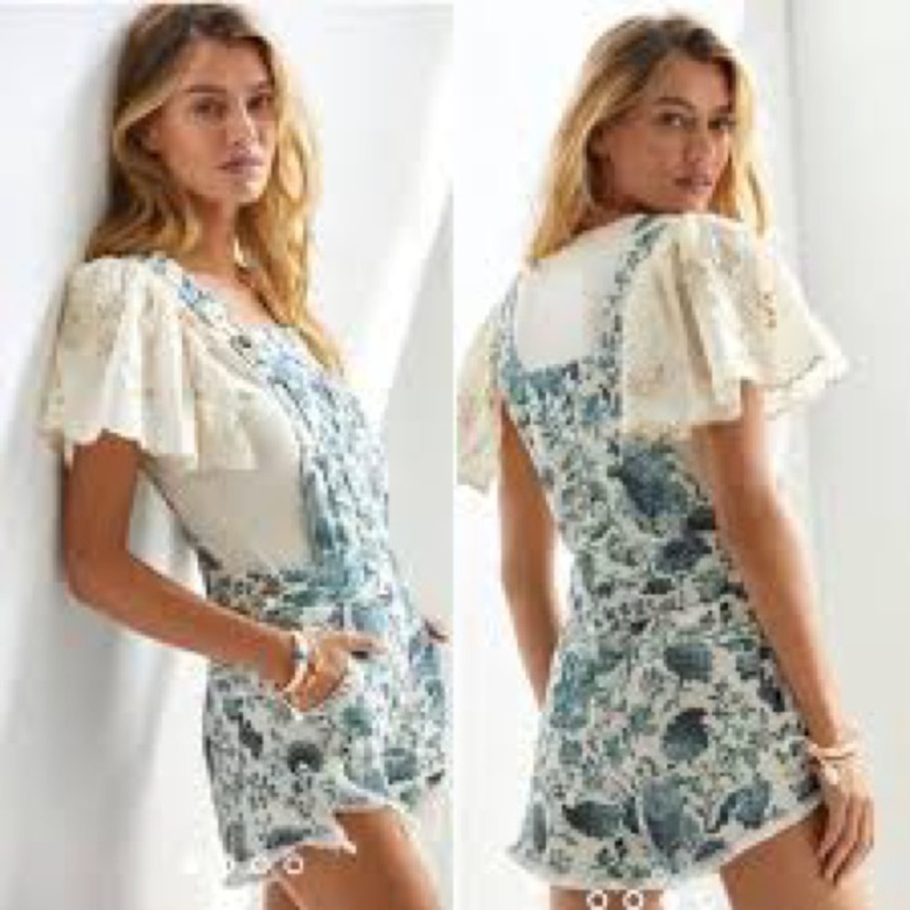 Pilcro Floral Print Distressed Overalls Size 27 EUC